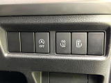 【両側スライドドア】駐車場で隣の車との間隔が狭く乗りにくい時、スライドドアなら安心!ドアオープン時も幅を取らず、開口部が広いので乗り降りがとっても簡単です。大きな荷物の出し入れも後席から可能♪