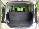 普段のお買い物や通勤、送迎等に十分な荷室スペースを確保しております。セカンドシートを倒すと、大きな荷物の積載も可能です♪