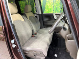 運転席シート廻りは使用感も少なく、良好な状態となっています。丁寧に使われていたことがよくわかりますね。