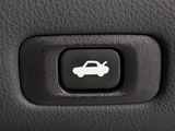 ボタン一つでトランクオープンが可能!車内から操作できる為、非常に便利な装備の一つとなります!