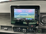 【バックカメラ】運転が苦手な方も車庫入れラクラクです!ギアをリバースに入れれば自動的に切り換わりますので、面倒な操作は不要です♪狭い駐車場もお車を傷つけず安心ですね!