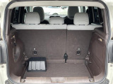 【トランク】積み込みやすくて、たっぷり積める荷室です。シートアレンジできるものは、乗車人数と荷物の量や大きさによってシートを動かすことができるので、より快適なドライブが可能です!