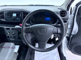 たとえばダイハツのお店にある、たくさんのスマアシ搭載車は、正常に作動する事をしっかり確認します。