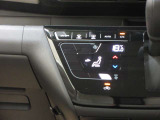 エアコンも装備されています。車内の温度を調整して、より快適にお過ごしいただけます。