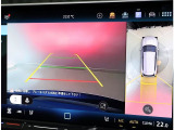 バックカメラ トラフィックアラートで苦手な駐車も楽々できます.