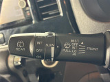 【オートワイパー(AUTO)】雨が降り出した時に、雨滴検出用センサー(レインセンサー)が雨滴を感知すると、自動でワイパーが動作します。