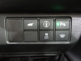 パーキングセンサーを装備しています全車、弊社専門スタッフによる内外装クリーニングを実施しております。綺麗な状態でご納車いたします。