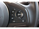 安全運転支援システムHonda SENSINGを搭載。衝突軽減ブレーキや、誤発進抑制機能、アダプティブクルーズコントロール、車線維持など複数の先進技術で安心・快適なドライブをサポートします。