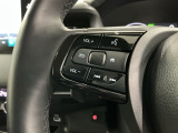 ステアリングにオーディオ操作スイッチが付いています。オーディオ画面に直接タッチしなくても操作が出来ますので、運転に集中できます。