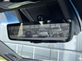 【インテリジェントルームミラー】後方の確認がデジタルインナーミラーで可能です。荷物がたくさんのっていても安全ですね。