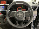 ステアリングから手を離さず、運転に集中したままオーディオ等の操作ができます。