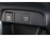 スマートフォンなどの音楽再生が可能なUSB接続ジャック装備車両です♪♪♪