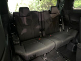 3列目シートはもちろん状態良好☆大人でもゆったりと座って頂けますので、大人数でのお出かけもラクラクです♪ご家族で、気の知れた仲間で、ドライブに行くのが楽しみですね♪