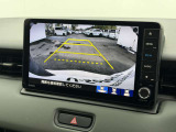 駐車時の安全確認をサポートするバックカメラも使用できます。インターナビで様々な情報を得ることもできます。