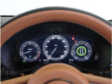 【明るく見やすいメーター】視認性が良く明るく見やすいメーター。運転者にとって見やすいメーターは運転していても疲れないですよね。