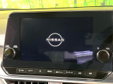 【メーカー純正ナビ】インテリアに溶け込むスタイリッシュな「専用設計」メーカーナビを装備♪視認性や操作性など基本性能にも優れ、より上質なカーライフをお楽しみいただけます。