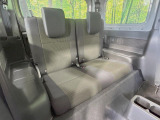 後部座席も気になるようなキズ・汚れやへたり等、大きなダメージはなく、良好な状態です。
