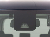 サポカーは、高齢運転者を含めたすべてのドライバーによる交通事故の発生防止・被害軽減対策の一環として、国が推奨する新しい自動車安全コンセプトです。詳しくは販売店スタッフまでおたずねください。