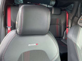 シートにはNISMOのロゴも入ってます