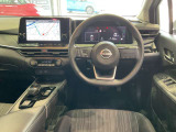 運転席からの視界が左右に広く隅々まではっきりと見渡せます。クルマの前端も把握しやすく安心して運転できます。