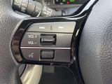 ステアリングスイッチ付!運転中も目線を動かす事無く音量等の操作可能!