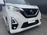 ヘッドライトとフォグランプともにLEDです。