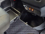 便利な収納ポケット、小物入れを各所に配置しています。シートヒーターも装備しています。