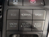 ドライブモードセレクト[ECO/NORMAL/SPORT]&マルチテレインセレクト[MUD&SAND/NORMAL/ROCK&DIRT]