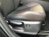 運転席シ-ト座面は上下アジャスタ-付です。お好みの位置に調整可能です。
