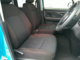 フロントシートも状態良好ですよ。大きな汚れもなく、安心です。座り心地もいいですよ。