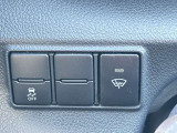 各種機能のボタンがあります。もちろん運転席からの操作も可能。スマートに使いこなしてください。