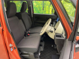 運転席シート廻りは使用感も少なく、良好な状態となっています。丁寧に使われていたことがよくわかりますね。