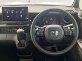 運転席周辺のスマートなレイアウトが、操作のしやすさを実現。快適なドライブをサポートします。手元で操作ができる、電子制御パーキングブレーキ。