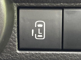 【パワースライドドア】スマートキーや運転席のスイッチでスライドドアの開閉が可能♪電動だから力を入れてドアを開ける必要が無く、小さいお子様でも、重い荷物を持っている時もラクに開け閉めできます♪