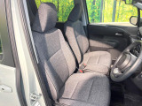 運転席シート廻りは使用感も少なく、良好な状態となっています。前オーナー様が丁寧に使っていたことがよくわかりますね。