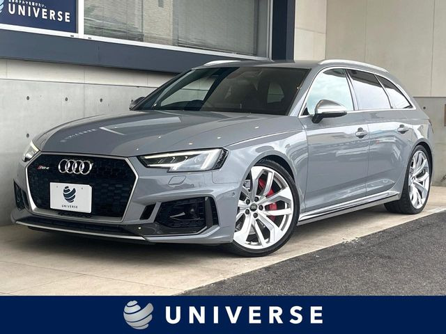 アウディ RS4アバント 