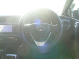 握りやすいステアリングホイールです。オーディオ操作もハンドルを握ったまま行うことが出来ます!
