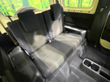 後部座席も気になるようなキズ・汚れやへたり等、大きなダメージはなく、良好な状態です。