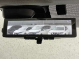 スマートルームミラー★車両後方のカメラ映像をミラー面に移して、いつでもクリアな後方視界を確保します♪