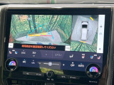 【パノラミックビューモニター】専用のカメラにより、上から見下ろしたような視点で360度クルマの周囲を確認することができます☆死角部分も確認しやすく、狭い場所での切り返しや駐車もスムーズに行えます。