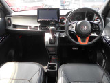 後席から運転席全景、付属品へのご質問もお待ちしております。