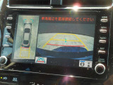 パノラミックビューモニター付きです。車両を上から見たような映像をディスプレイオーディオ画面に表示。運転席からの目視だけでは見にくい、車両周辺の状況をリアルタイムでしっかり確認できます。