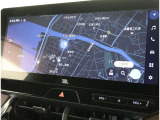 純正ナビを装備。タッチパネル式で使いやすく、お出かけもラクラクです。