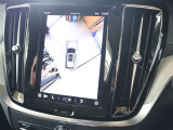 更に360&deg;ビュー表示も可能です 車を上から見下ろしたように車外を確認できるため、一切の死角がない状態で駐車が可能です