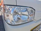 ライトは全車水垢等除去し磨きやコーティングを行っております。別途ご要望の方はプロテクションフィルム施工やクリア再塗装もできます