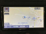 【純正ナビ】人気の純正ナビを装備しております。ナビの使いやすさはもちろん、オーディオ機能も充実!キャンプや旅行はもちろん、通勤や買い物など普段のドライブも楽しくなるはず♪