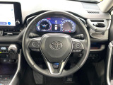 【純正革巻きステアリング】上質な革を使用することで、手にしっかり馴染みとても運転しやすいハンドルです♪