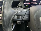 地図情報や車両情報などをステアリングのスイッチから操作して表示できます。