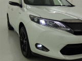 フォグランプ装着車です。暗い夜道の車両前方を明るく照らします