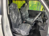 運転席シート廻りは使用感も少なく、良好な状態となっています。前オーナー様が丁寧に使っていたことがよくわかりますね。